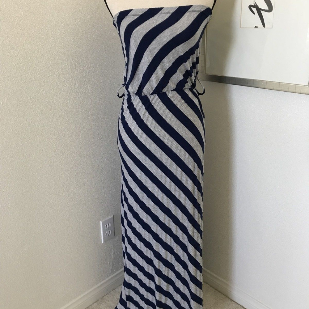 🌹🌹Strapless Maxi Dress size 8 Striped